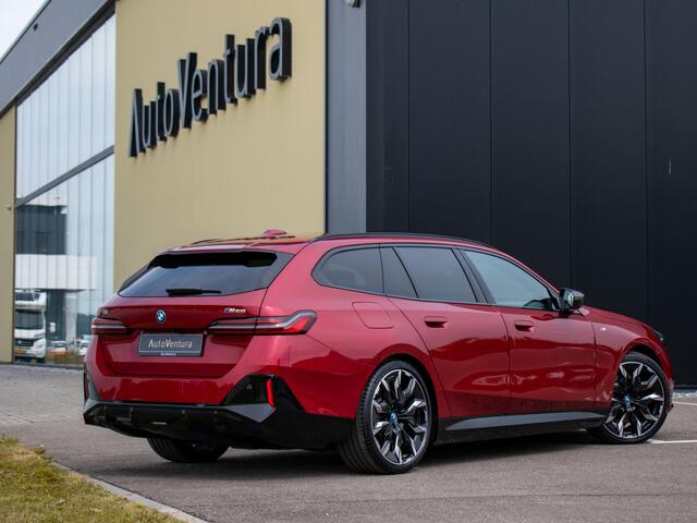 BMW i5 Touring M60 xDrive 84 kWh M-Sport Pro | Pano | Stoelventilatie | Adapt. LED | Iconic Glow | Verwarmd stuurwiel | Bowers & Wilkins