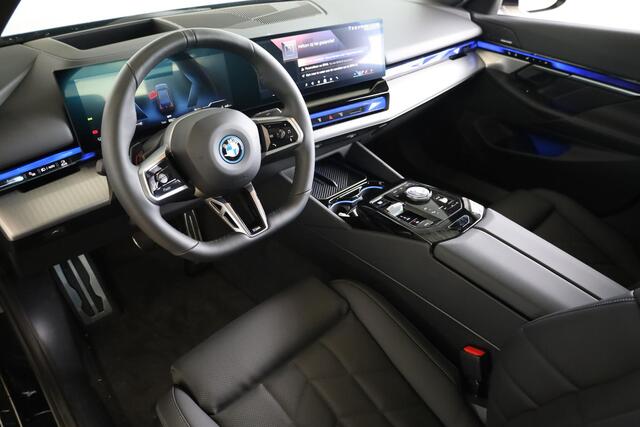 BMW i5 eDrive40 M Sportpakket | Comfortstoelen | Driving Assistant Plus