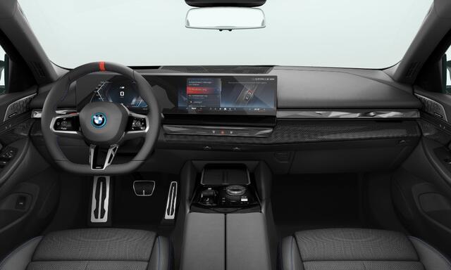BMW i5 Touring M60 xDrive - Onderstel Prof - Pano - Carbon IN+Exterieur - Bowers & Wilkins