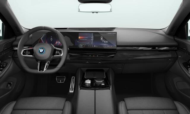 BMW i5 eDrive40 | M-Sport Pro | 20'' | Panorama. | Driv. Plus | Park. Prof. | Comfortstoel. | Head-Up | Stoelvent. | Comf. Acc. | Zonnescherm achter | Adapt. LED | Driv. Ass.