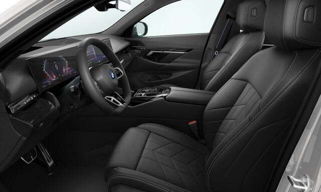 BMW i5 eDrive40 | M-Sport Pro | 20'' | Panorama. | Driv. Plus | Park. Prof. | Comfortstoel. | Head-Up | Stoelvent. | Comf. Acc. | Zonnescherm achter | Adapt. LED | Driv. Ass.