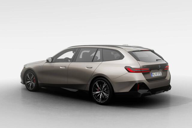 BMW i5 Touring eDrive40 M Sport Edition | M Sport Pro | Innovation Pack | Travel Pack