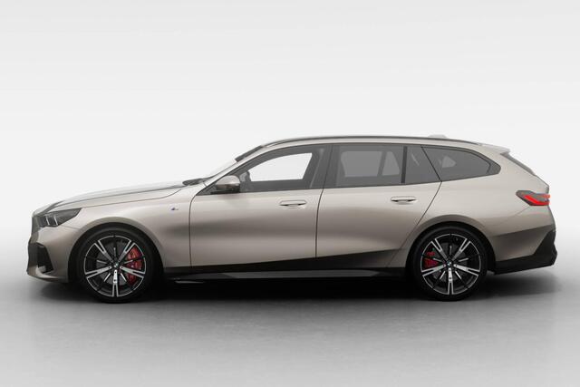 BMW i5 Touring eDrive40 M Sport Edition | M Sport Pro | Innovation Pack | Travel Pack