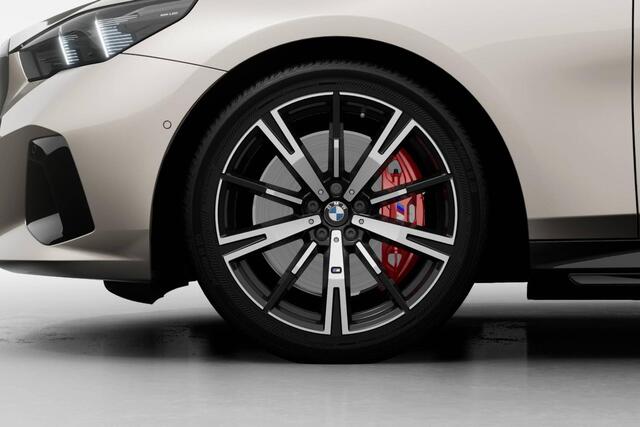 BMW i5 Touring eDrive40 M Sport Edition | M Sport Pro | Innovation Pack | Travel Pack