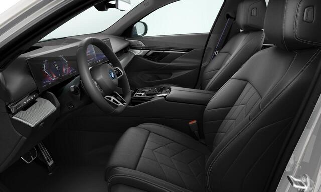 BMW i5 eDrive40 Sedan M Sport Edition | M Sportpakket Pro | Innovation Pack | Comfort Pack | Travel Pack