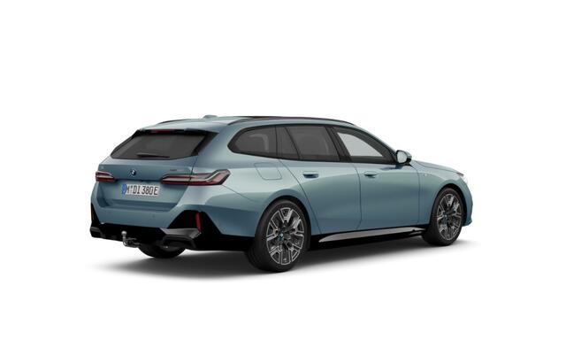 BMW i5 Touring eDrive40 M-Sport - Onderstel Prof - Bowers & Wilkins - Trekhaak
