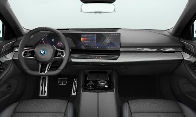 BMW i5 Touring eDrive40 M-Sport - Onderstel Prof - Bowers & Wilkins - Trekhaak