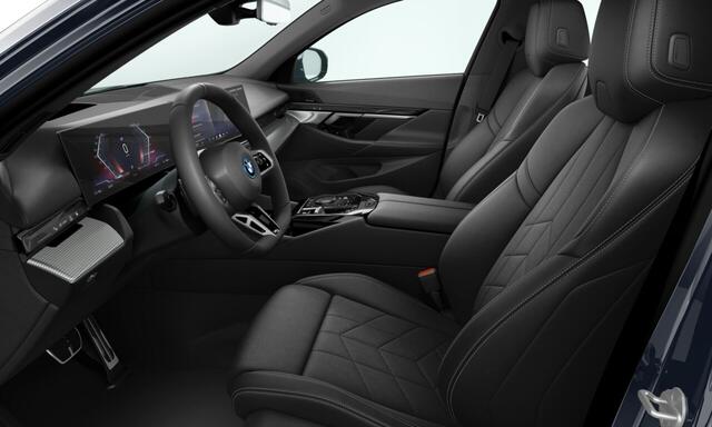 BMW i5 Touring eDrive40 M Sport Edition 84 kWh | 20 Inch | M-Sportpakket | Innovation Pack | Panoramadak | Trekhaak