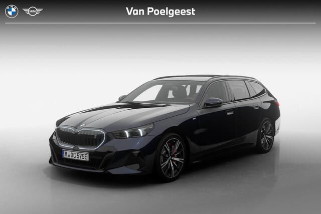 BMW i5 Touring eDrive40 M Sport Edition | M Sport Pro | Comfort Pack | Glazen Panoramadak