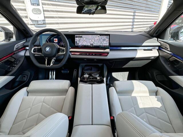 BMW i5 eDrive40