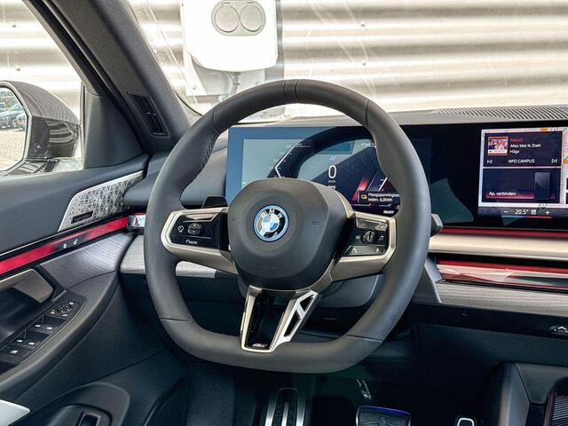 BMW i5 eDrive40