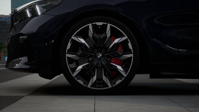 BMW i5 eDrive40 M Sport / Bowers & Wilkins / Adaptieve LED / Comfort Access / Stoelventilatie / Parking Assistant Plus / Stuurverwarming