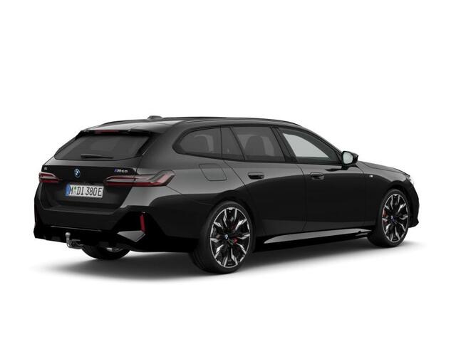 BMW i5 Touring M60 xDrive M Sportpakket Pro | Innovation Pack | Travel Pack | Iconic Glow