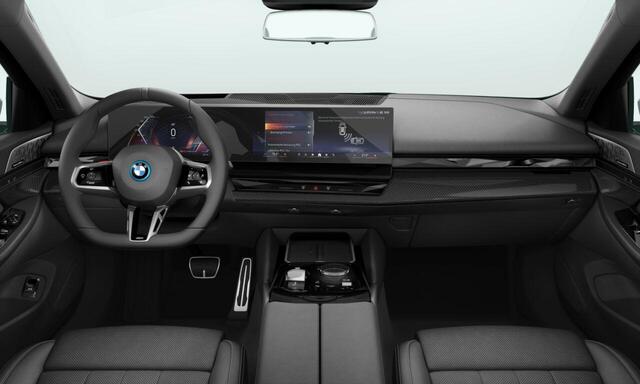 BMW i5 Sedan eDrive40 M Sportpakket Pro | Innovation Pack | Comfort Pack | Travel Pack | Iconic Glow