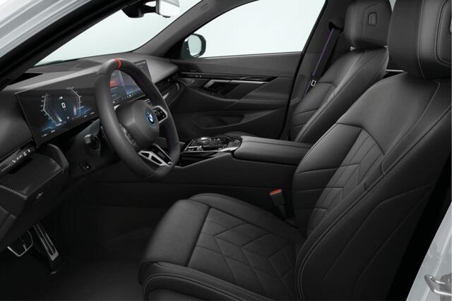 BMW i5 Touring M60 xDrive | M Sport Pro | Innovation Pack | Travel Pack | Comfort Pack | VPLD