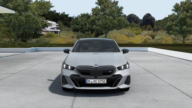 BMW i5 Touring M60 xDrive | M Sport Pro | Innovation Pack | Travel Pack | Comfort Pack | VPLD