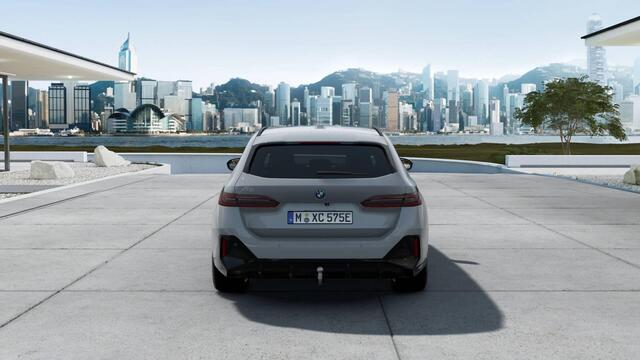 BMW i5 Touring M60 xDrive | M Sport Pro | Innovation Pack | Travel Pack | Comfort Pack | VPLD