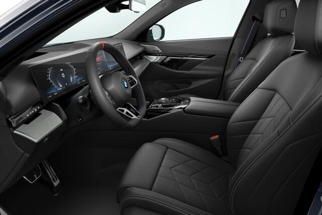 BMW i5 Touring M60 xDrive | M Sport Pro | Innovation Pack | Travel Pack | Comfort Pack | Trekhaak