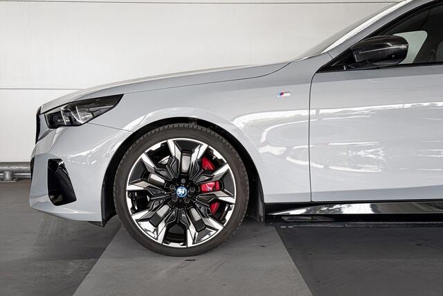 BMW i5 Touring M60 xDrive 84 kWh