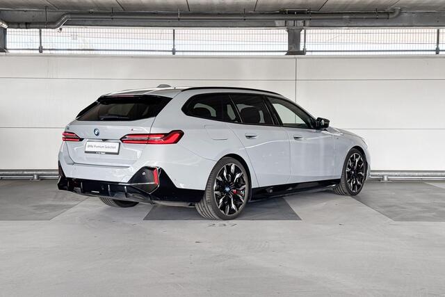 BMW i5 Touring M60 xDrive 84 kWh