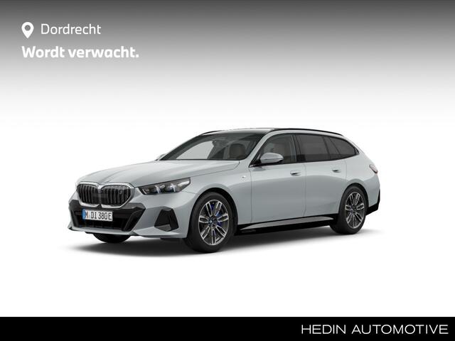 BMW i5 Touring eDrive40 84 kWh | M-Sport | Panorama | CoPilot | Bowers & Wilkins | Trekhaak | Verwacht eind Nov.