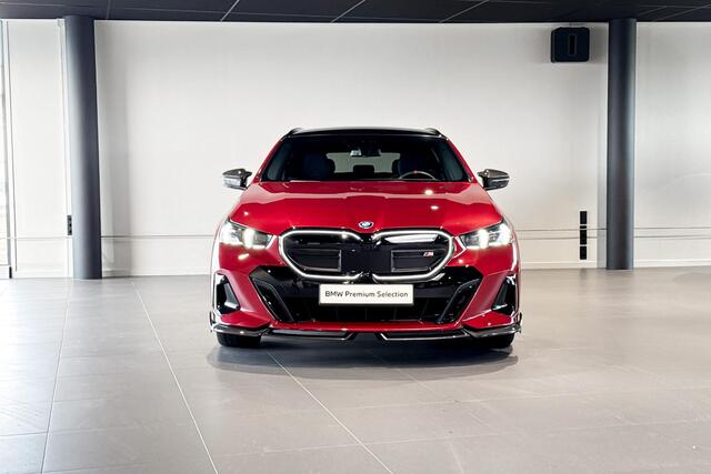 BMW i5 Touring M60 xDrive 84 kWh | M Sport Pro | Glazen Panoramadak | Bowers & Wilkins | Iconic Glow |