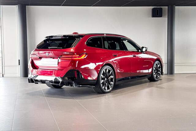 BMW i5 Touring M60 xDrive 84 kWh | M Sport Pro | Glazen Panoramadak | Bowers & Wilkins | Iconic Glow |