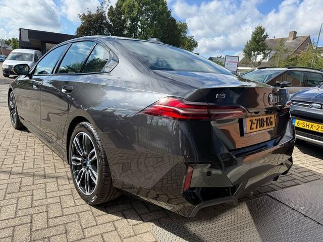 BMW i5 eDrive40 84 kWh M-Sport edition - M Sportpakket - Driving Ass Pl