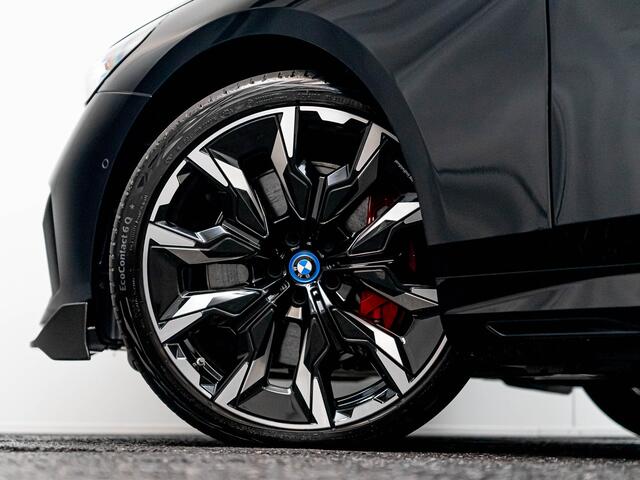 BMW i5 M60 xDrive M-Performance Carbon parts | BTW | 1e eigenaar | 600PK