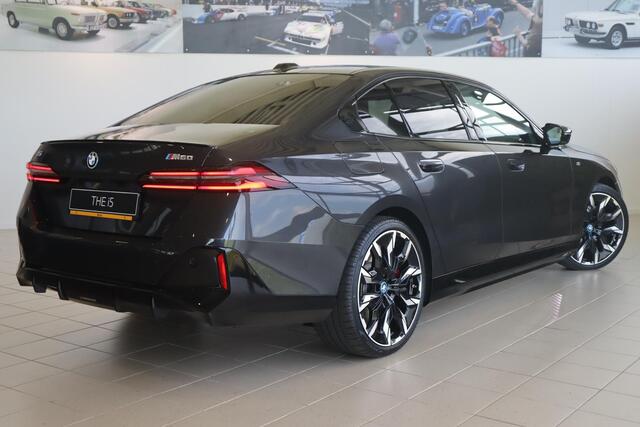 BMW i5 Sedan M60 xDrive M Sportpakket Pro | Innovation Pack | Travel Pack | Comfort Pack | Driving Assistant Professional