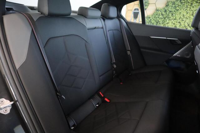 BMW i5 Sedan M60 xDrive M Sportpakket Pro | Innovation Pack | Travel Pack | Comfort Pack | Driving Assistant Professional