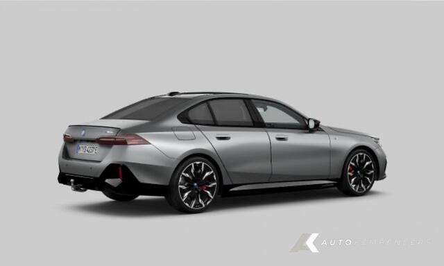 BMW i5 M60 xDrive M-Sport Pro | Bowers & Wilkins | Keyless | Elek. trekhaak | Iconic glow | Panorama | Stoelventilatie/verwarming | Driving Ass. Prof | 360° camera | 21' inch |