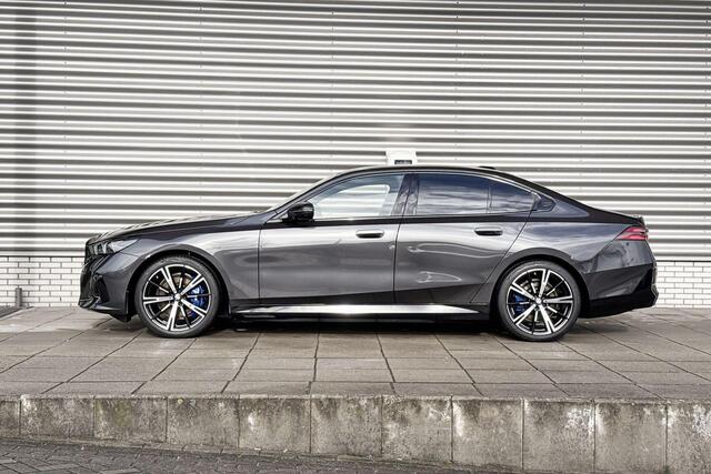 BMW i5 eDrive40