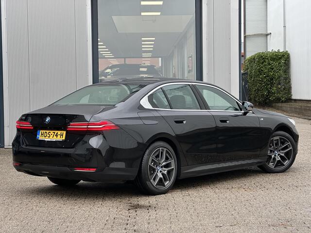 BMW i5 eDrive40 Business Edition 84 kWh | Leder/Adapt.Cruise/Driving ass./Elektr.Stoelverst.
