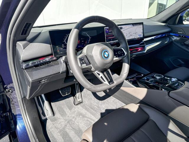 BMW i5 Sedan eDrive40 M Sport Edition 84 kWh | M Sport Pro | Trekhaak | H&K | Comfort Pack