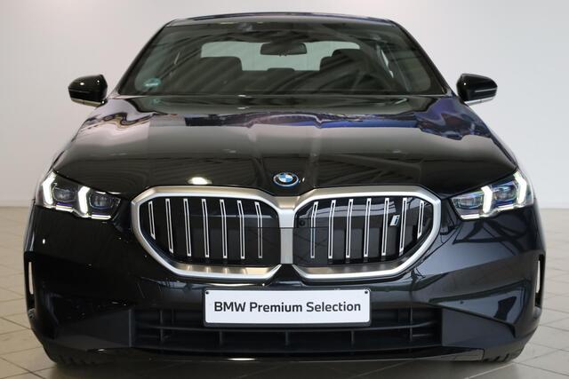 BMW i5 Sedan eDrive40 Elektrische Trekhaak | Stoelventilatie | Driving Assistant Plus | Harman Kardon