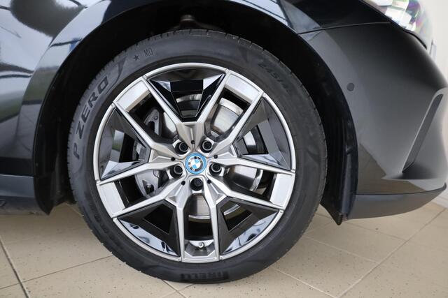 BMW i5 Sedan eDrive40 Elektrische Trekhaak | Stoelventilatie | Driving Assistant Plus | Harman Kardon