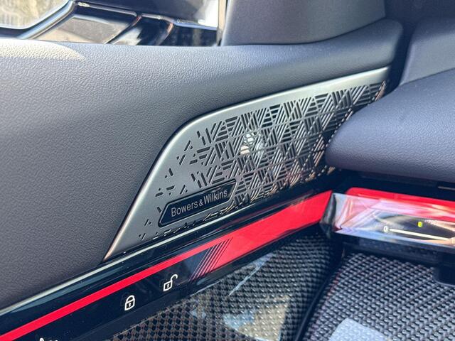 BMW i5 Touring eDrive40 M Sport Edition M-Sport Pro / Glazen dak / Bowers and Wilkins Audio / Terkhaak / Driving Assistant Plus / 20 inch