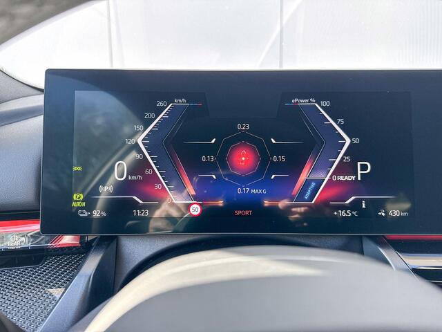 BMW i5 Touring eDrive40 M Sport Edition M-Sport Pro / Glazen dak / Bowers and Wilkins Audio / Terkhaak / Driving Assistant Plus / 20 inch