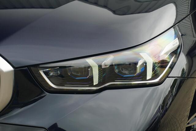 BMW i5 eDrive40 M Sport | Panoramadak / Comfortstoelen / Head-up / Trekhaak / Harman Kardon / Parking Assistant Professional / Stoelventilatie + Stoelverwarming Voor & Achter | Ekris Selection