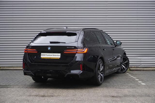 BMW i5 Touring eDrive40 M Sportpakket Pro | Panoramadak elektrisch | Bowers & Wilkins Surround Sound System | Driving Assistant Professional | Adaptieve LED-koplampen