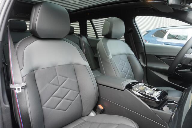 BMW i5 Touring eDrive40 M Sportpakket Pro | Panoramadak elektrisch | Bowers & Wilkins Surround Sound System | Driving Assistant Professional | Adaptieve LED-koplampen