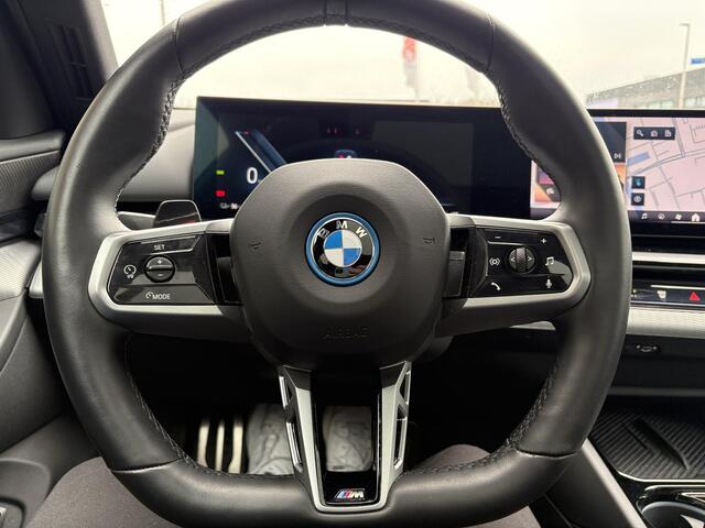 BMW i5 eDrive40 84 kWh | VOL! | Panoramadak | H&K Audio | M Pakket | Stoel- Ventilatie & Verwarming | Memory Seats |