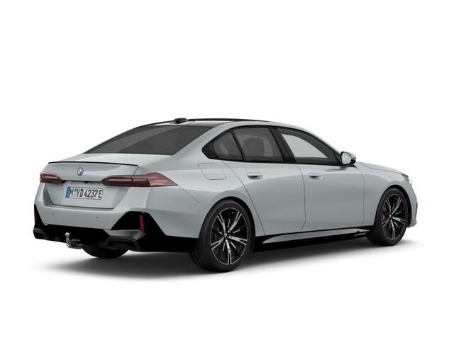 BMW i5 eDrive40 M Sport Edition | M Sportpakket Pro | Comfort Pack | Innovation Pack | Panoramadak