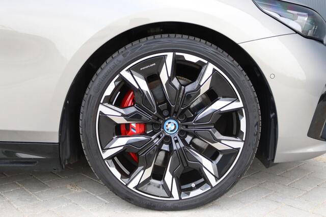 BMW i5 Touring M60 xDrive 601PK Bowers & Wilkens Trekhaak 21 inch -VOL-
