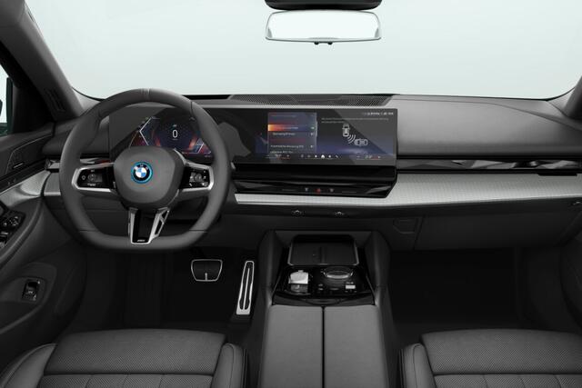 BMW i5 Sedan eDrive40 M Sport Edition 84 kWh | M Sportpakket Pro | Innovation Pack | Travel Pack | Comfort Pack | Trekhaak