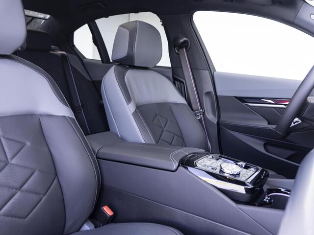 BMW i5 M60 | M Sportpakket Pro | Equipment Pack Pro | Travel Pack | Comfort Pack | Showroom Selection