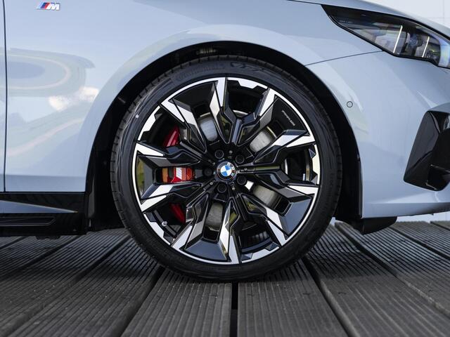 BMW i5 M60 | M Sportpakket Pro | Equipment Pack Pro | Travel Pack | Comfort Pack | Showroom Selection