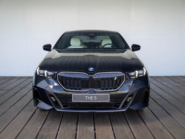 BMW i5 Sedan eDrive40 | M Sportpakket Pro | Innovation Pack | Trekhaak