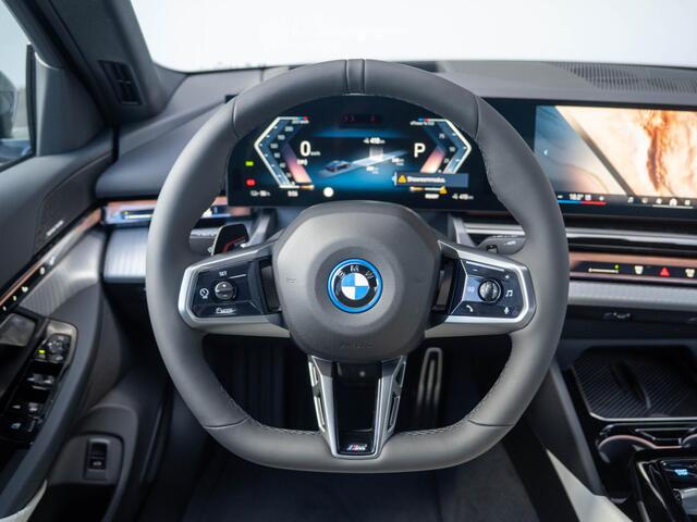 BMW i5 Sedan eDrive40 | M Sportpakket Pro | Innovation Pack | Trekhaak